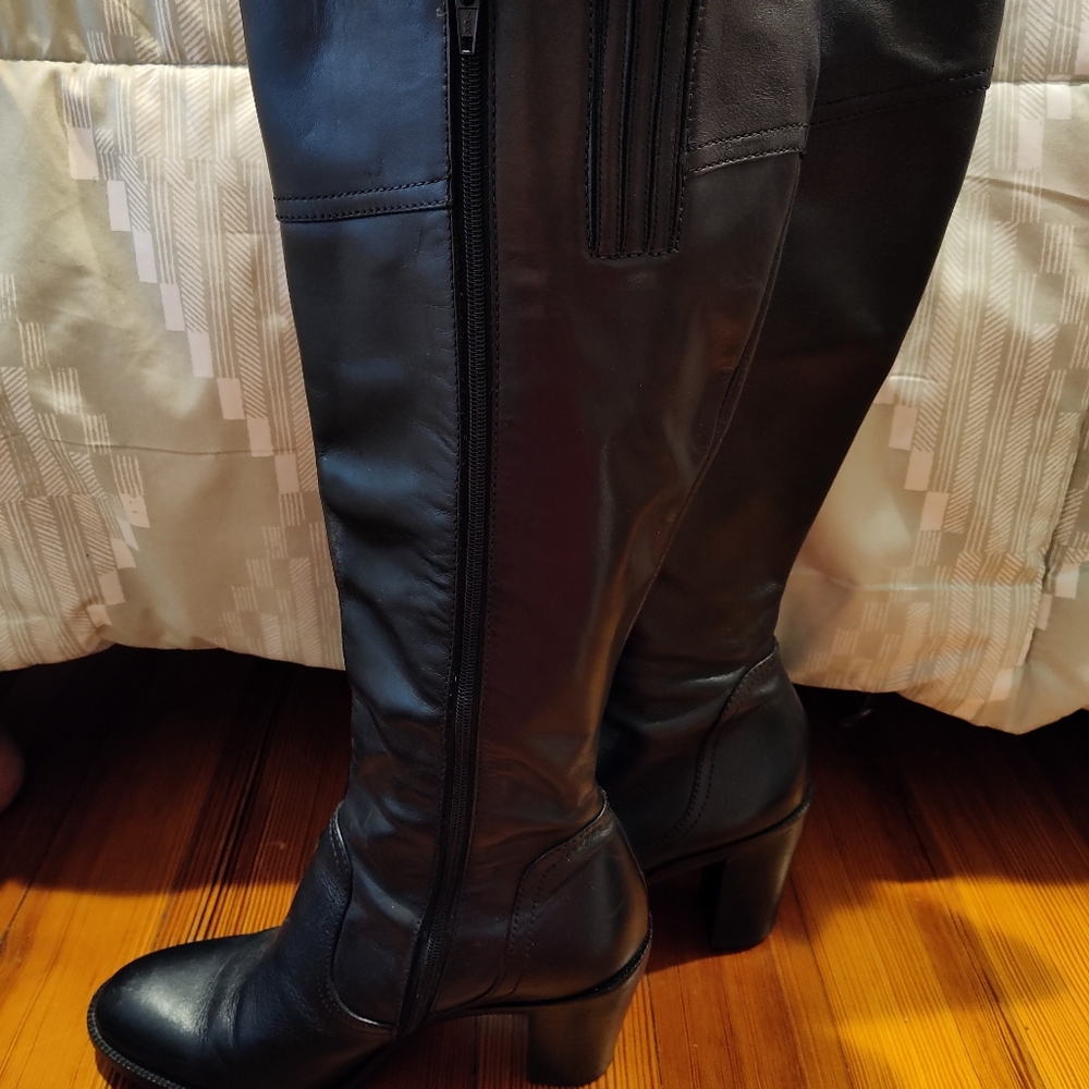 Ann Taylor made in Brazil Leather Boots